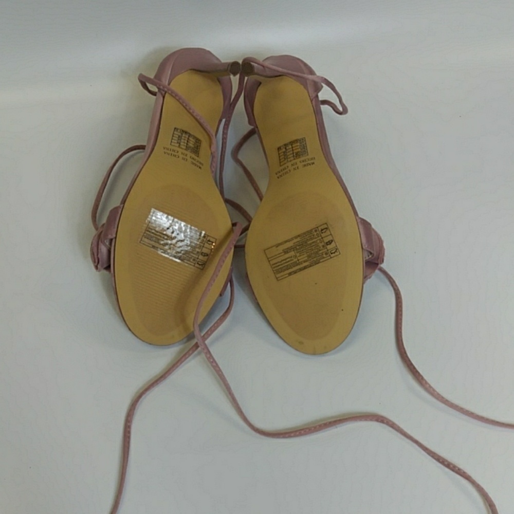 Beautiful pink heels - Picture 5 of 8